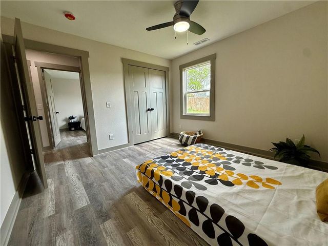 1622 Lindenwood Lane, Lawrence, KS 66044
