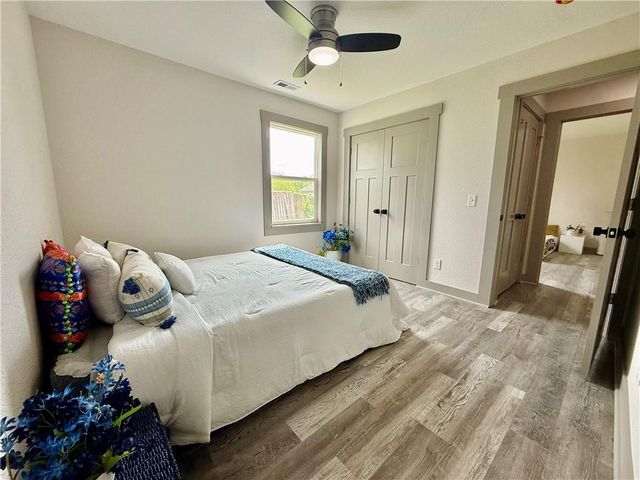 1622 Lindenwood Lane, Lawrence, KS 66044