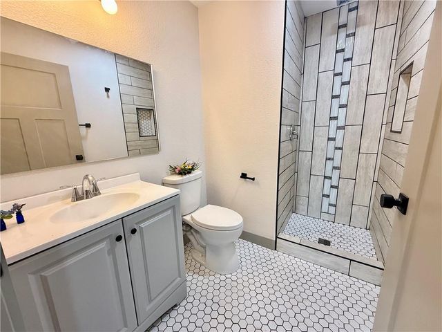 1622 Lindenwood Lane, Lawrence, KS 66044