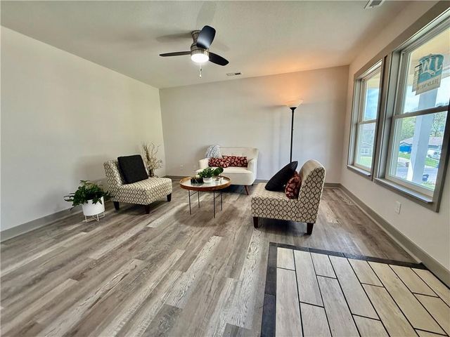 1622 Lindenwood Lane, Lawrence, KS 66044