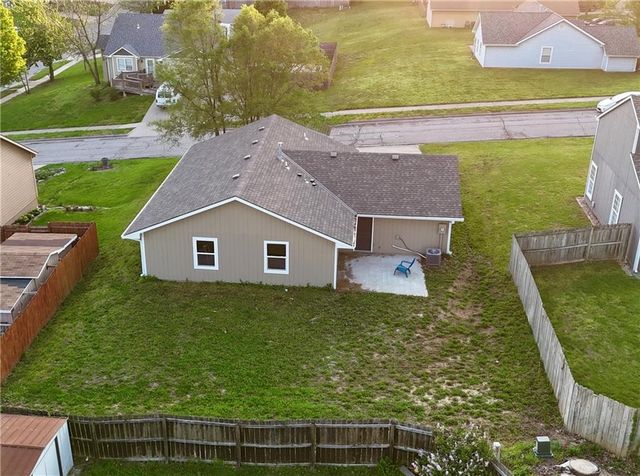 1622 Lindenwood Lane, Lawrence, KS 66044