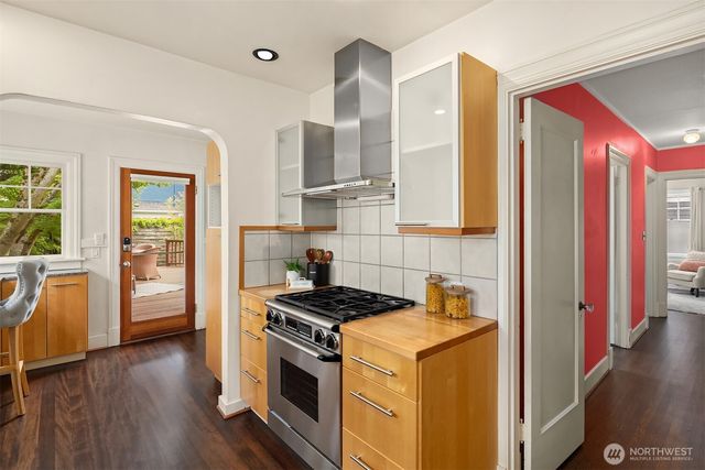 2522 31st Avenue S, Seattle, WA 98144