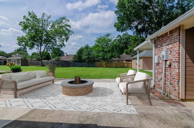 2767 Peachtree Ln, Zachary, LA 70791