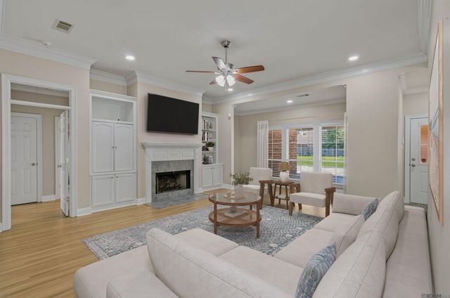 2767 Peachtree Ln, Zachary, LA 70791