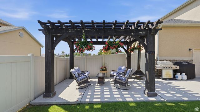 4338 W SACAJEWA ST, Riverton, UT 84096