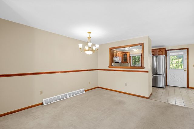 19 Washington Green 19, Walpole, MA 02032