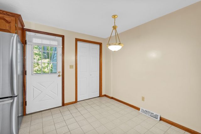 19 Washington Green 19, Walpole, MA 02032