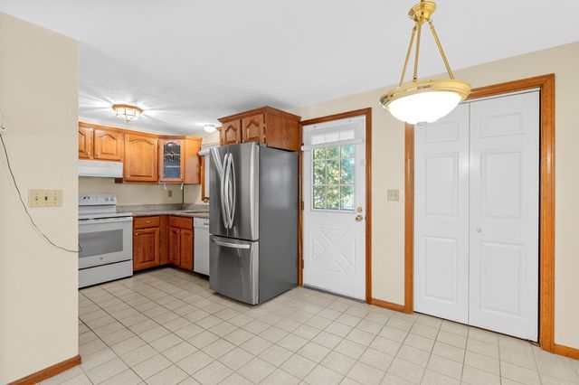 19 Washington Green 19, Walpole, MA 02032