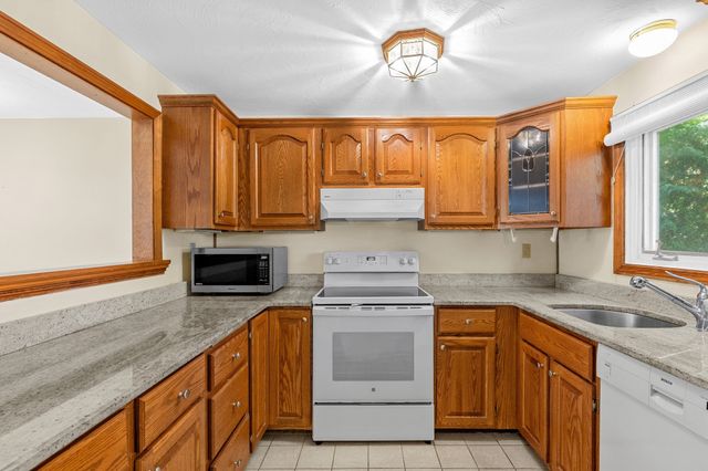 19 Washington Green 19, Walpole, MA 02032