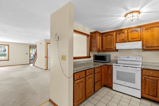19 Washington Green 19, Walpole, MA 02032