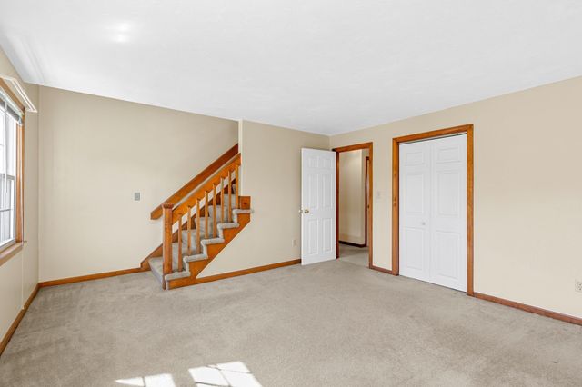 19 Washington Green 19, Walpole, MA 02032