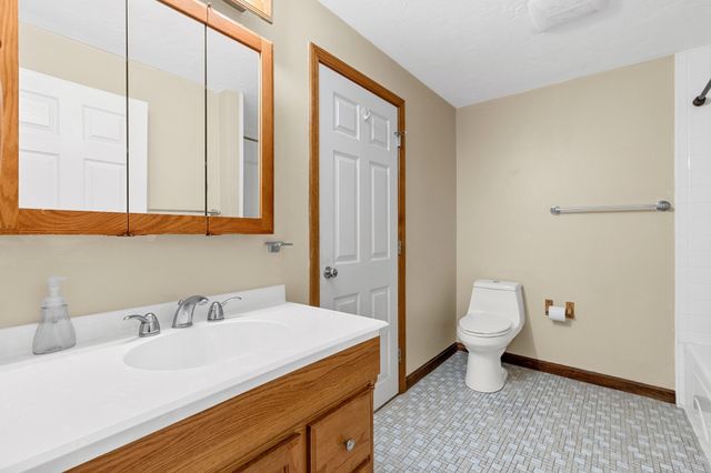 19 Washington Green 19, Walpole, MA 02032