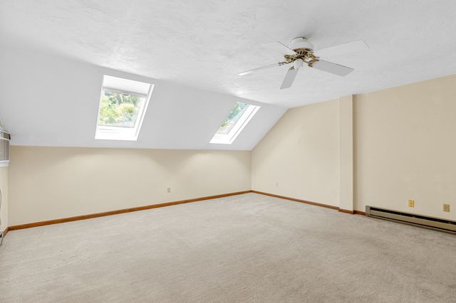 19 Washington Green 19, Walpole, MA 02032