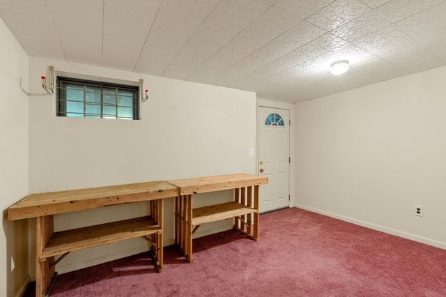 19 Washington Green 19, Walpole, MA 02032