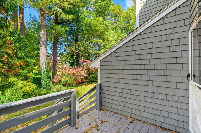 19 Washington Green 19, Walpole, MA 02032