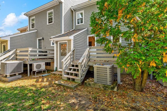 19 Washington Green 19, Walpole, MA 02032