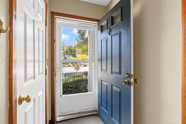 19 Washington Green 19, Walpole, MA 02032