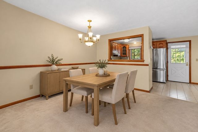 19 Washington Green 19, Walpole, MA 02032