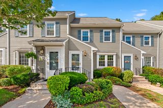 19 Washington Green 19, Walpole, MA 02032