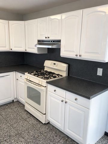 1041 Barnes Street, Franklin Square, NY 11010