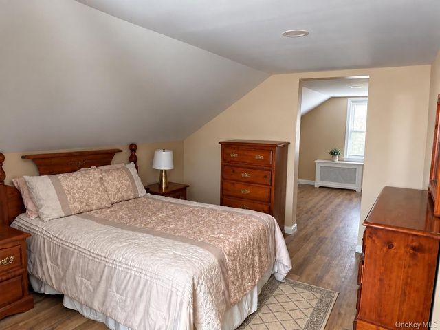 1041 Barnes Street, Franklin Square, NY 11010