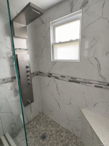 1041 Barnes Street, Franklin Square, NY 11010