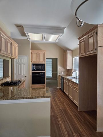 106 Palm Castle, League City, TX 77573