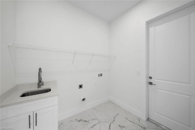 404 SW 28th PL, Cape Coral, FL 33991