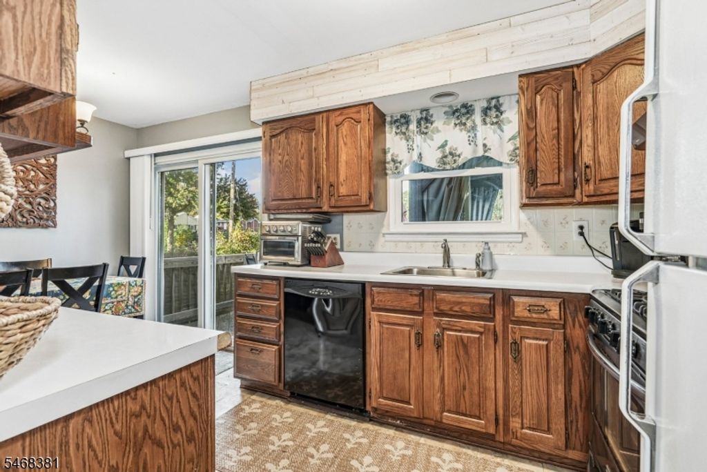 23 Fairview Ave, Newton Town, NJ 07860 — photo 4