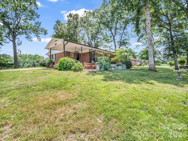 201 Lincoln Road, Forest City, NC 28043