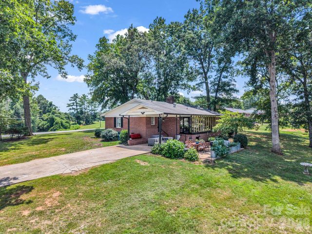 201 Lincoln Road, Forest City, NC 28043