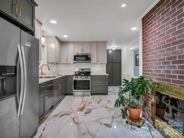 201 Lincoln Road, Forest City, NC 28043