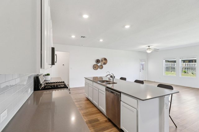 1201 Mallow RD, Leander, TX 78641