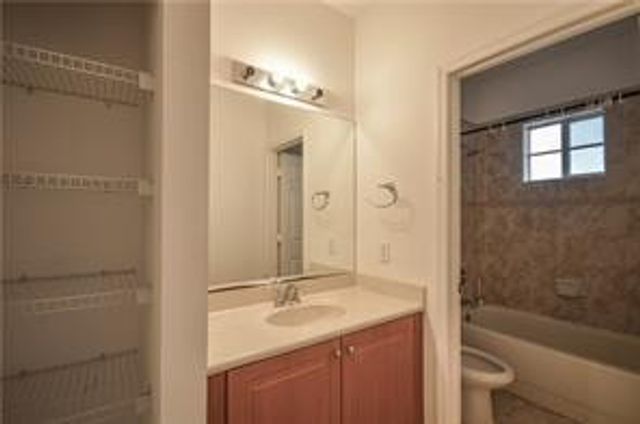 2958 NW 35th Avenue, Lauderdale Lakes, FL 33311