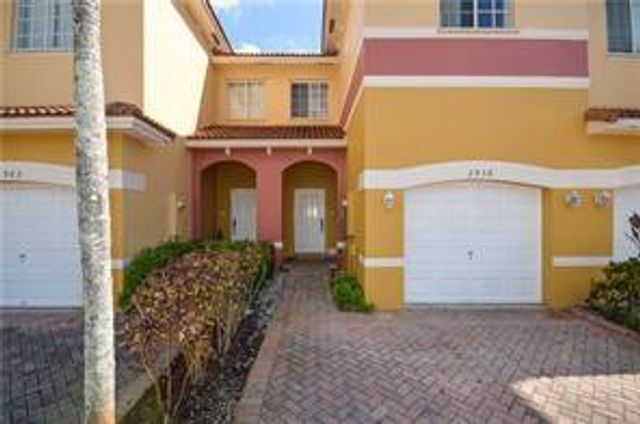 2958 NW 35th Avenue, Lauderdale Lakes, FL 33311