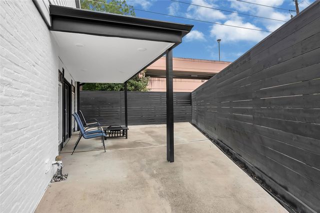 7 Briar Dale Court C, Houston, TX 77027