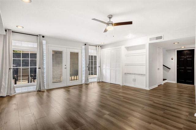 7 Briar Dale Court C, Houston, TX 77027