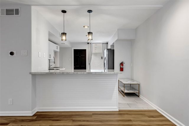 7 Briar Dale Court C, Houston, TX 77027