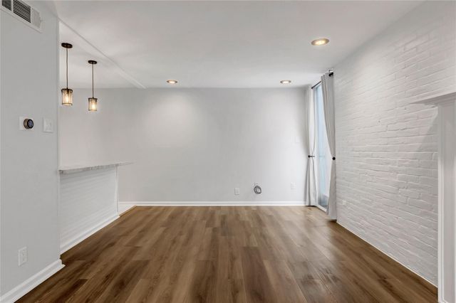 7 Briar Dale Court C, Houston, TX 77027