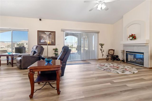 5611 S Desert Lakes Drive, Fort Mohave, AZ 86426