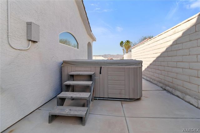 5611 S Desert Lakes Drive, Fort Mohave, AZ 86426