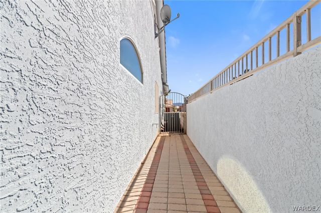 5611 S Desert Lakes Drive, Fort Mohave, AZ 86426