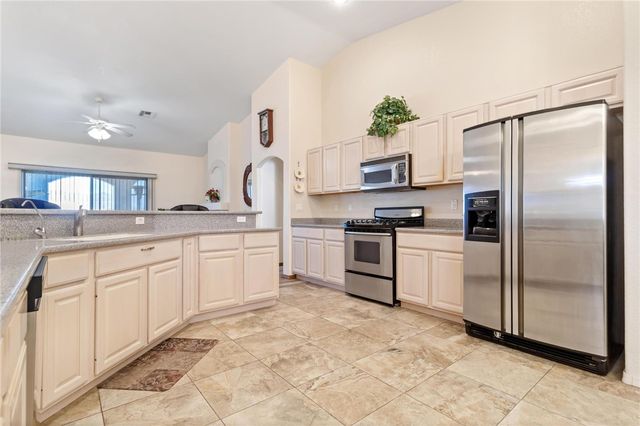 5611 S Desert Lakes Drive, Fort Mohave, AZ 86426