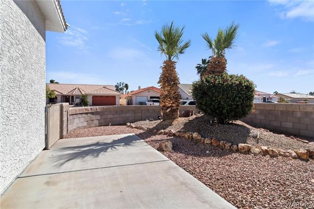 5611 S Desert Lakes Drive, Fort Mohave, AZ 86426