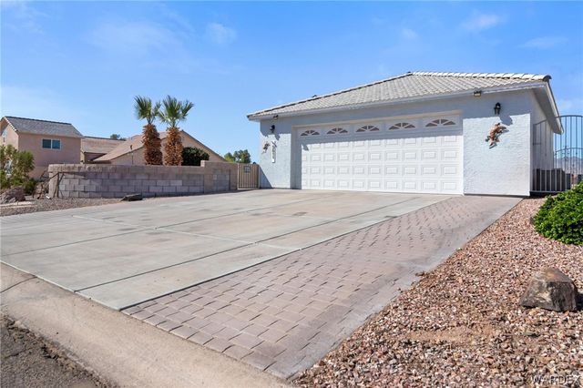 5611 S Desert Lakes Drive, Fort Mohave, AZ 86426