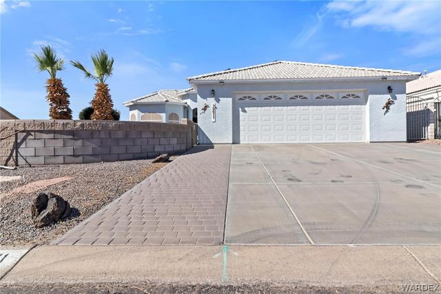 5611 S Desert Lakes Drive, Fort Mohave, AZ 86426