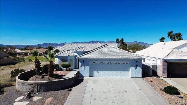 5611 S Desert Lakes Drive, Fort Mohave, AZ 86426