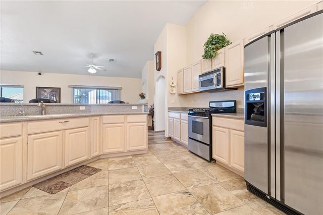 5611 S Desert Lakes Drive, Fort Mohave, AZ 86426