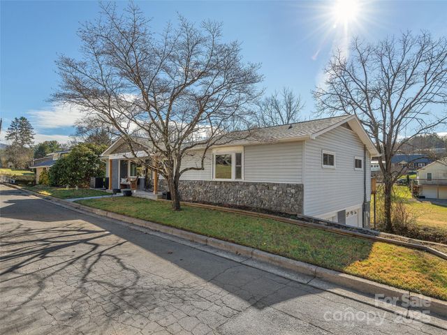 133 Axley Street, Canton, NC 28716