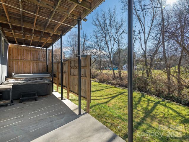 133 Axley Street, Canton, NC 28716